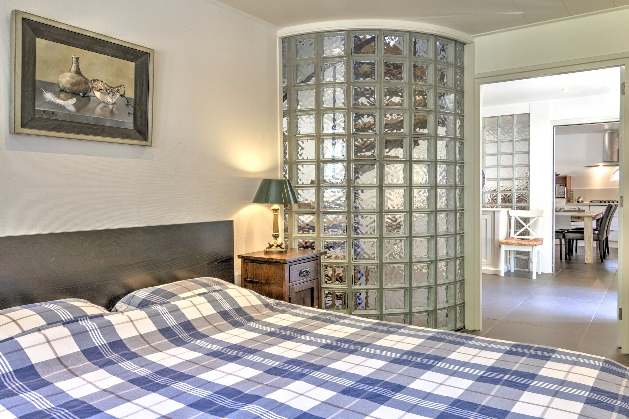 1 室のベッドルーム、WiFi (無料)