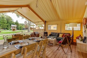 Outdoor dining - Apartment in the Netherlands near Nature (Uden)