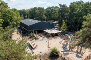 Outdoor dining - Bungalow in De Peel by Forest Retreat (Vlierden)