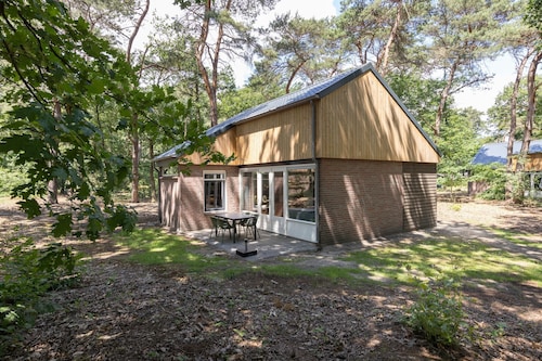 Bungalow in Park De Peel bij Bos