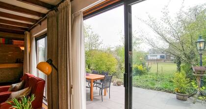 Holiday home near the Efteling with garden