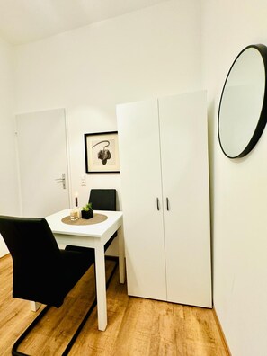 Basic Room | Iron/ironing board - 5BR Apt For 10 Walk to Kaufpark Alterlaa (Vienna)