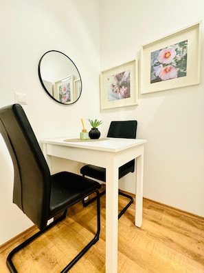 Basic Room | Iron/ironing board - 5BR Apt For 10 Walk to Kaufpark Alterlaa (Vienna)