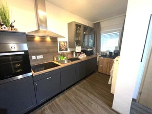 Microwave, oven, stovetop, dishwasher
