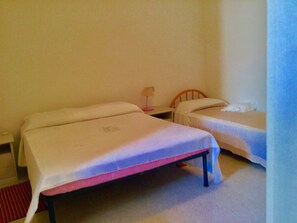 4 Schlafzimmer, Bügeleisen/Bügelbrett, WLAN