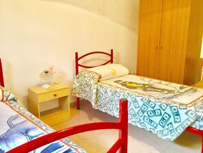 4 室のベッドルーム、アイロン / アイロン台、WiFi