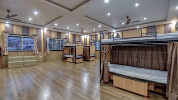 Dormitori compartit Deluxe | 2 dormitoris, escriptori, planxa i posts de planxar i wifi gratuïta