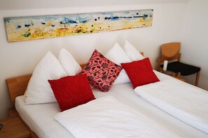 4 chambres, fer et planche à repasser