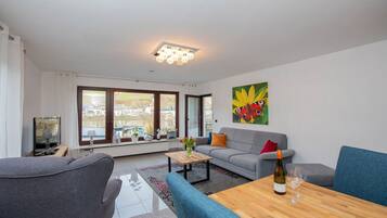 Smart TV, DVD player