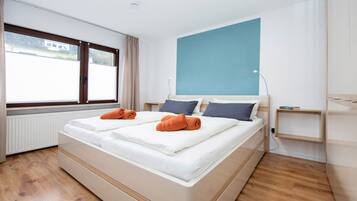 2 bedrooms, iron/ironing board