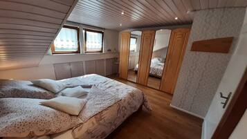 1 Schlafzimmer, Bügeleisen/Bügelbrett