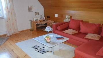 Fernseher, DVD-Player, Stereoanlage