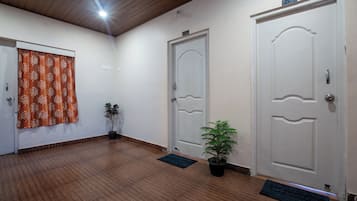 Family Room | Free WiFi, bed sheets