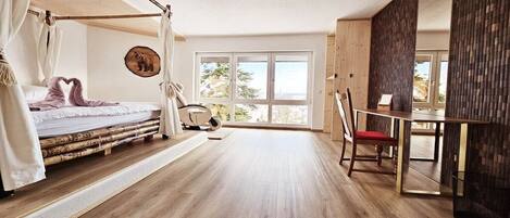 1 bedroom, iron/ironing board, free WiFi