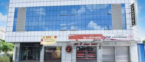 Fachada de la propiedad