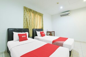 Standard Twin Room | Free WiFi, bed sheets - Hotel O KB Near Siti Khadijah Market Formerly KB 7 Days (Kota Bharu)