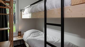 3 bedrooms, free WiFi, bed sheets