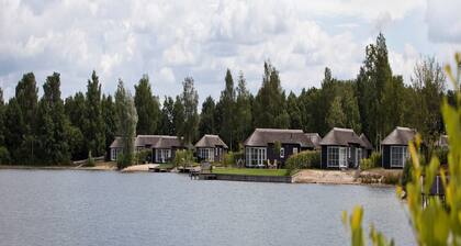 Lakefront Holiday home