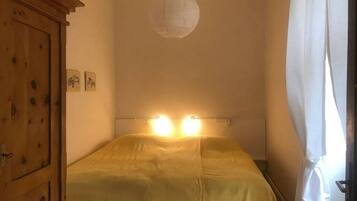 2 Schlafzimmer, Reisekinderbett, kostenloses WLAN, Bettwäsche