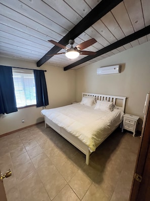 WiFi, bed sheets