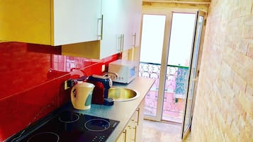 Shared Dormitory, 1 Bedroom, Balcony, City View | Interior