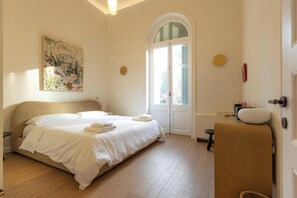 3 bedrooms, iron/ironing board, travel crib, free WiFi