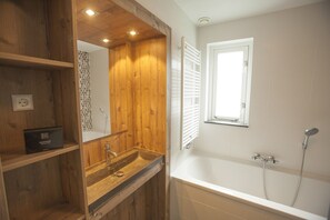 Shower - Holiday Home in Brabant with Hot Tub & Sauna (Diessen-Baarschot)