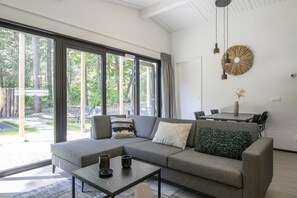 Smart TV - Chalet near Eindhoven with Private Sauna (Mierlo)