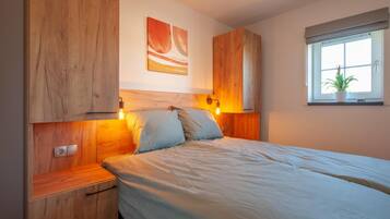 4 bedrooms, free WiFi, bed sheets