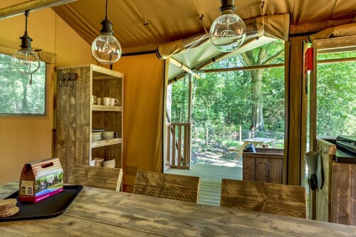 Glamping Tent in Tranquil Park