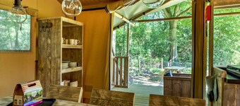 Glamping Tent in Tranquil Park