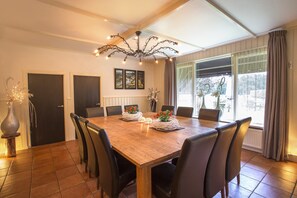 Dining - Beautiful holiday home with hot tub (Losser)