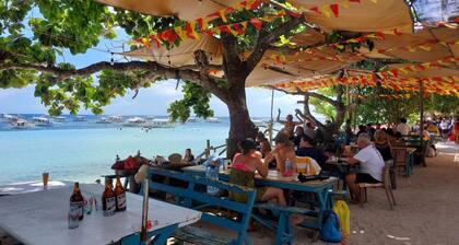 Yuken Mari Beach Haus