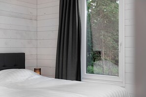 4 bedrooms, free WiFi, bed sheets