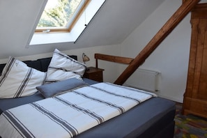 2 bedrooms, iron/ironing board