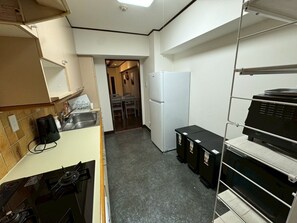 Classic Apartment, City View | Private kitchen | Full-size fridge, microwave, oven, stovetop - sunmallcrest403 (Tokyo)
