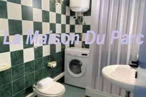 Bruser, hårtørrer, bidet