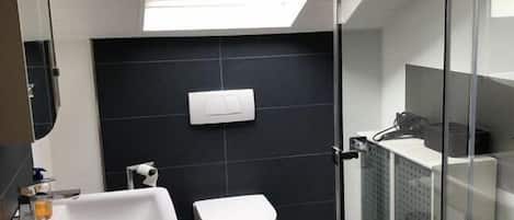 Shower, towels