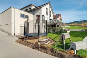 Property grounds - Cozy Apartment in Oberkirch – Enjoy Nature & Central Location (Oberkirch)