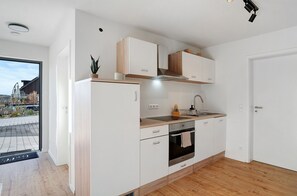 Refrigerador, horno, parrilla de estufa y lavavajillas 