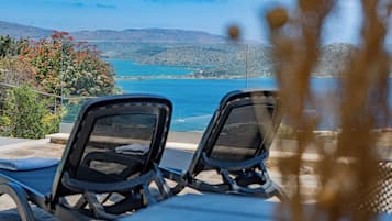 Sun deck