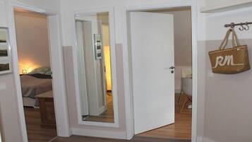 1 Schlafzimmer, Schreibtisch