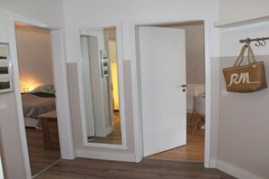 1 habitación y escritorio 