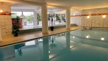 Innenpool, beheizter Pool