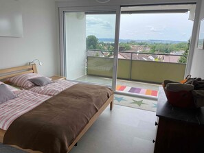 2 bedrooms, iron/ironing board, free WiFi, bed sheets - Apartment 'Guck Zum Bodensee' with Lake View, Balcony and Wi-Fi (Uhldingen-Mühlhofen)