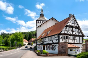 Exterior - Apartment 'Nr 4, 50qm' with Shared Garden, Balcony and Wi-Fi (Bad Herrenalb)