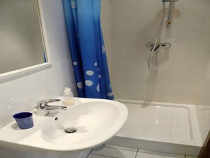 Shower, towels