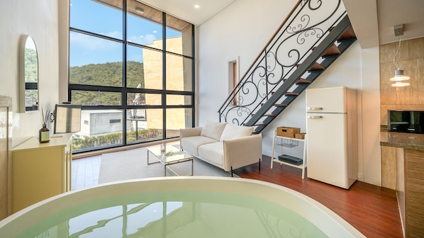 Habitació bàsica, 1 dormitori (B104(2F / European Whirlpool Tub)) | 1 dormitori i wifi gratuïta