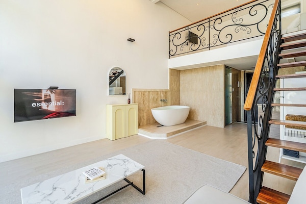 Basic Room, 1 Bedroom (B103(2F / European Whirlpool Tub)) | 1 bedroom, WiFi (free)