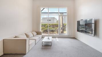 Basic Room, 1 Bedroom (C102(Private BBQ)) | 1 bedroom, WiFi (free)